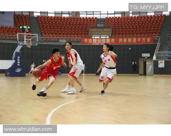 重庆篮球队配合默契再创新高引领全国篮球新风潮